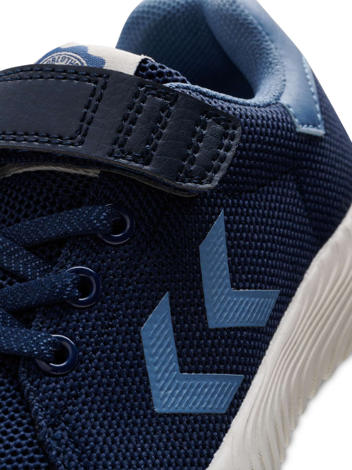 BREAKER BREAKER JR, BLACK IRIS, packshot