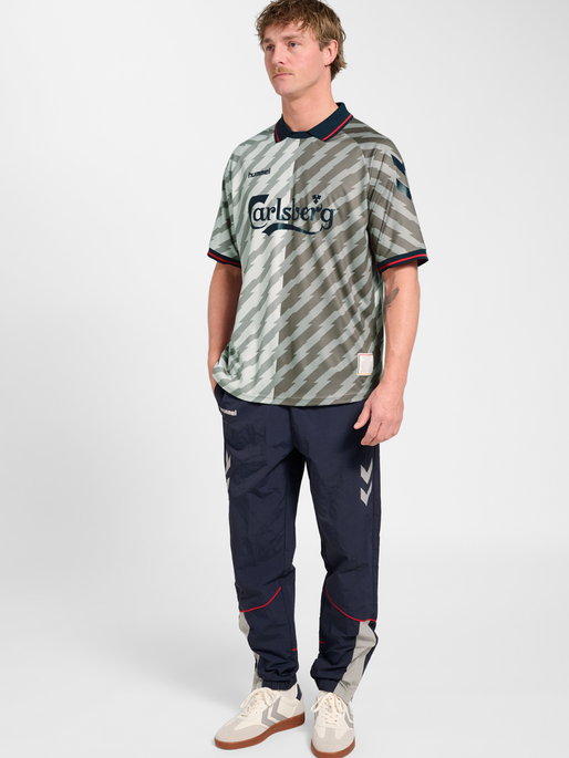 hmlWORLD 26 SOCCER JERSEY, LUNAR ROCK, model