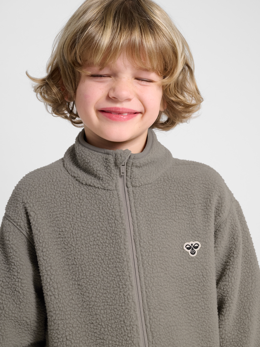 hmlJR ATLAS FLEECE ZIP JACKET, ROCK RIDGE, model