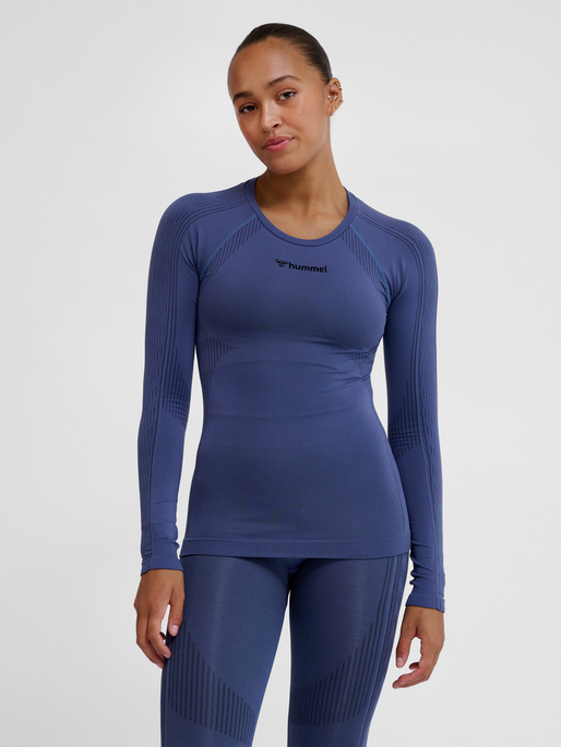 hmlMT SHAPING SEAMLESS T-SHIRT L/S, BLUE INDIGO, model