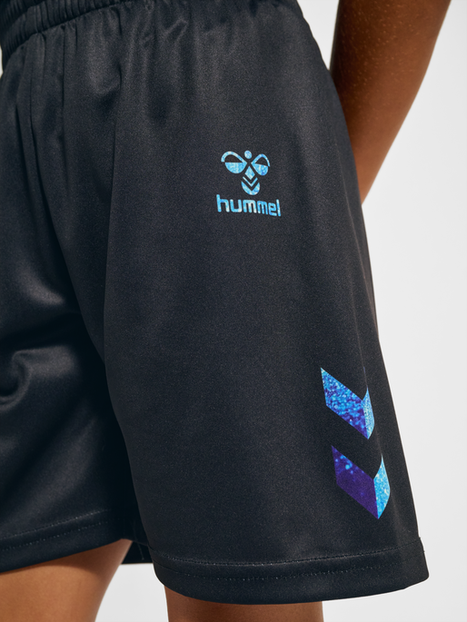 hmlSHIMMER SHORTS, BLACK/DAZZLING BLUE, model