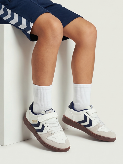 HANDBALL PERFEKT SP JR, WHITE/BLACK IRIS, model