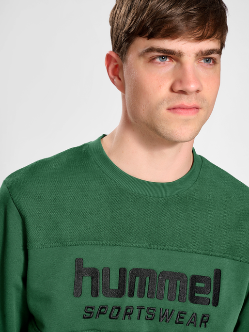 hmlLGC KYLE SWEATSHIRT, 6195, model