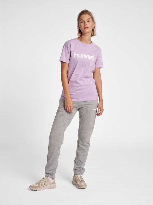 HMLGO COTTON LOGO T-SHIRT WOMAN S/S, ORCHID, model