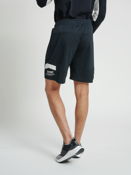hmlALEC SHORTS, 2001, model