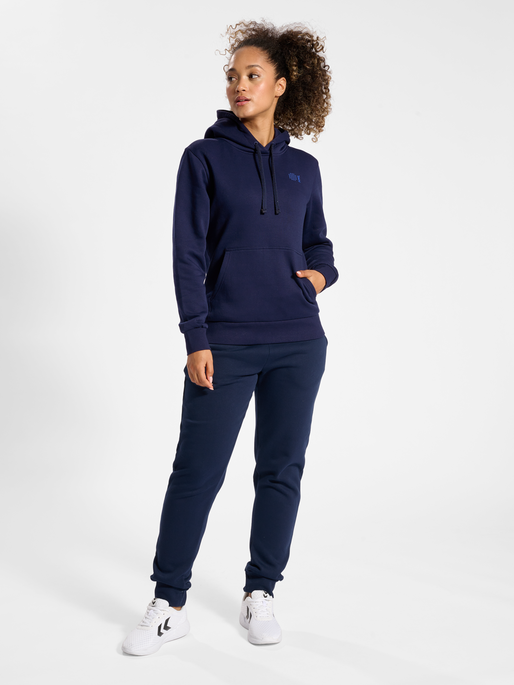 hmlCOURT COTTON HOODIE WOMAN, MARINE, model