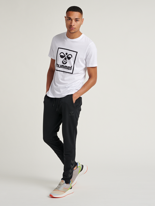 hmlISAM T-SHIRT, 9001, model