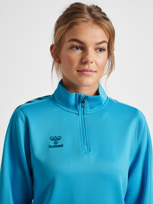 hmlCORE XK HALF ZIP SWEAT WOMAN, BLUE DANUBE, model