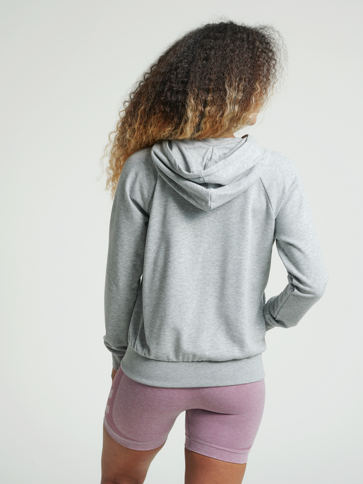 hmlNONI ZIP HOODIE, 2006, model