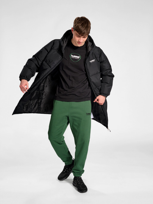 hmlLGC ROBERT LONG PUFF COAT, BLACK, model