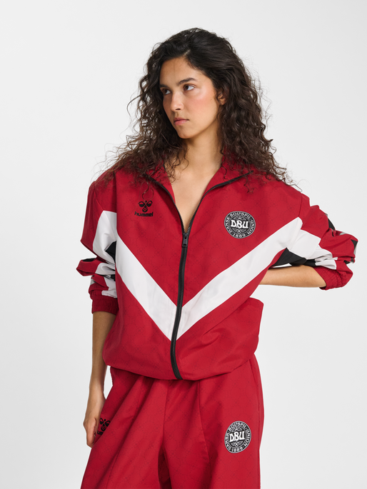 hmlTRACKSUIT JACKET DBU ROTATE, TANGO RED, model