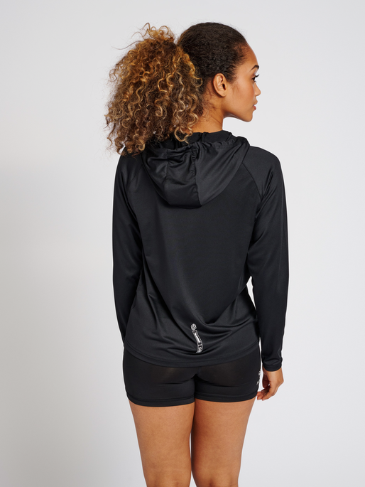 hmlGG12 TRAINING HOODIE WOMAN, BLACK, model