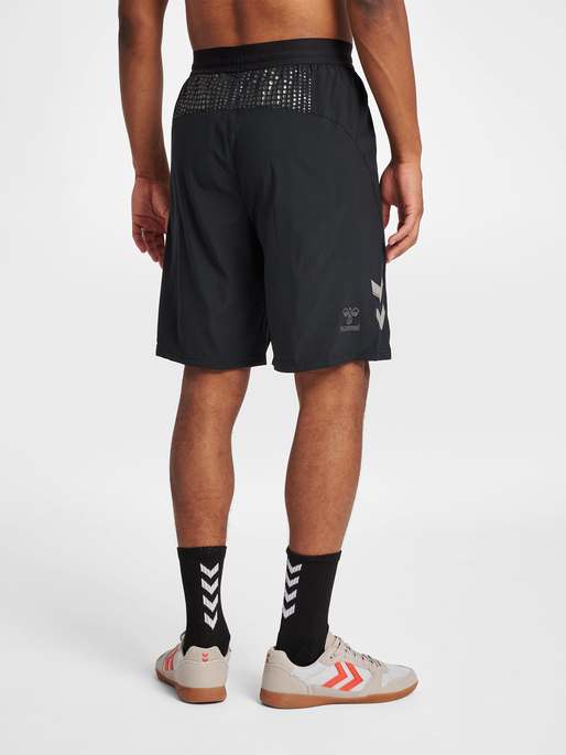 hmlLEAD PRO TRAINING SHORTS, BLACK, model