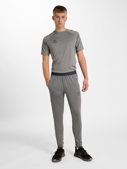 hmlPRO TRAINING PANTS, STEEL GRAY, model