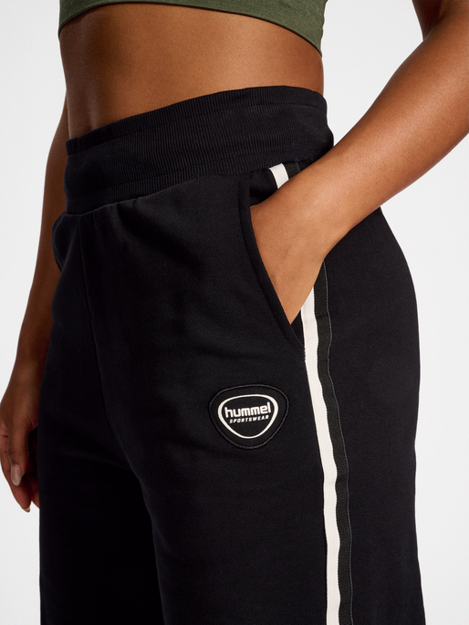 hmlLGC MAI LOOSE PANTS, 2001, model