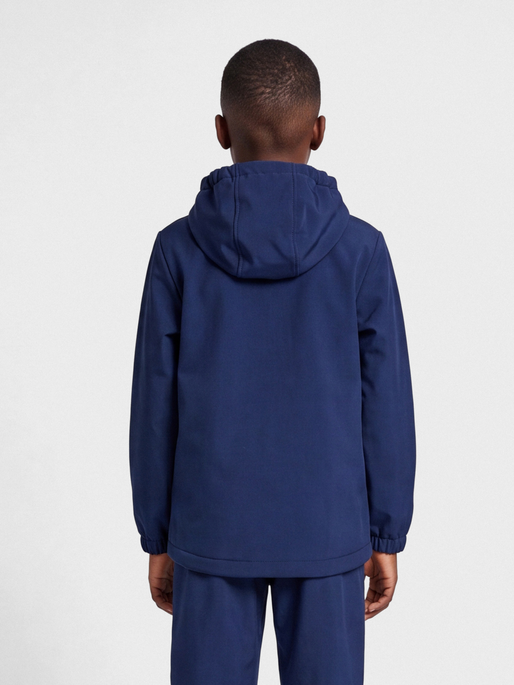 hmlMARS SOFTSHELL JACKET, BLACK IRIS, model