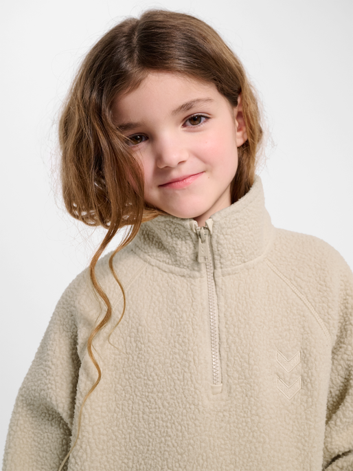 hmlJR MARTINI HALF ZIP JACKET, OATMEAL, model