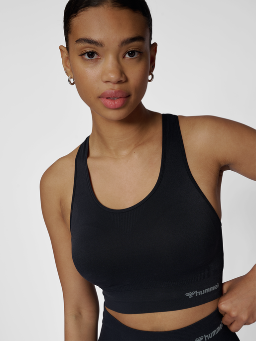 hmlTIF SEAMLESS PADDED SPORTS BRA, BLACK, model