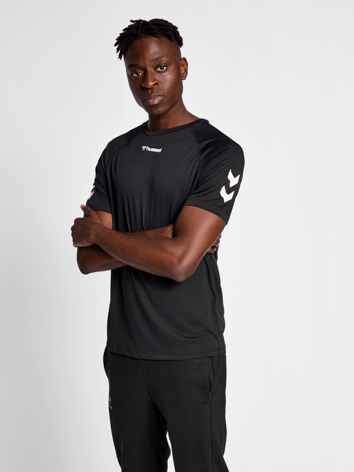 hmlMT BOW T-SHIRT, BLACK, model