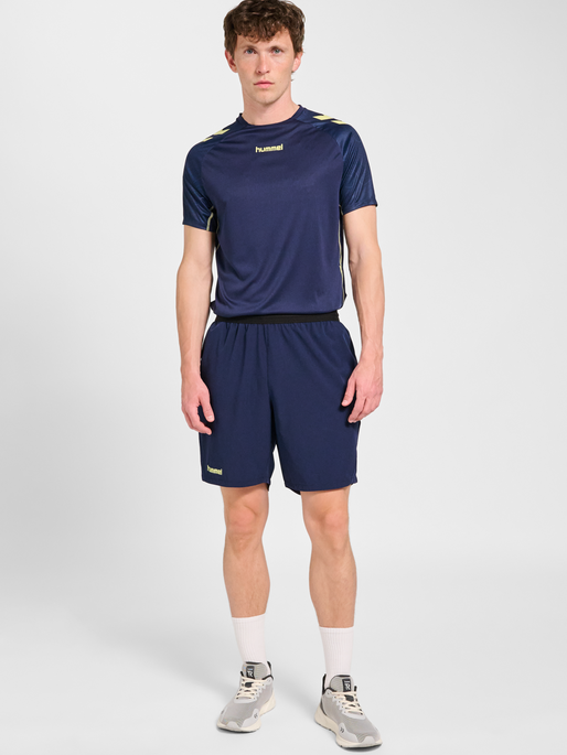 hmlBLAZE 2.0 TRAINING SHORTS, MARINE/SHADOW LIME, model