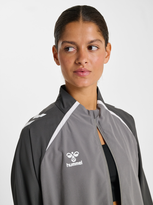 hmlLEAD 2.0  WOVEN JACKET WOMAN, STEEL GRAY/ASPHALT, model