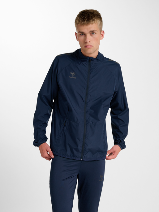 hmlPRO TRAINING LIGHTWEIGHT JACKET, MARINE, model
