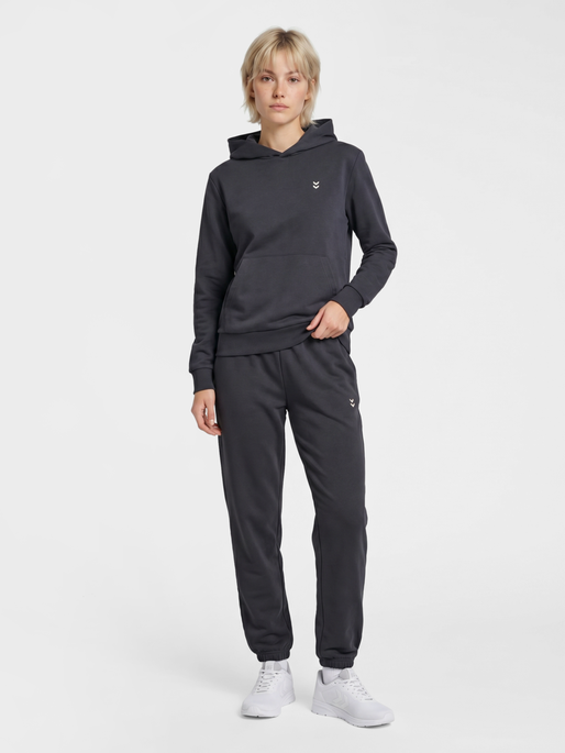 hmlPULSE W SWEAT PANTS, EBONY, model