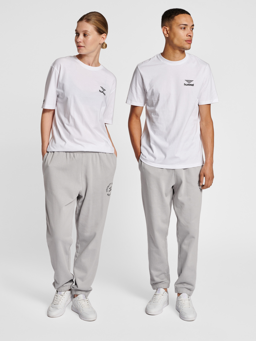 hmlLGC 365 T-SHIRT, WHITE, model