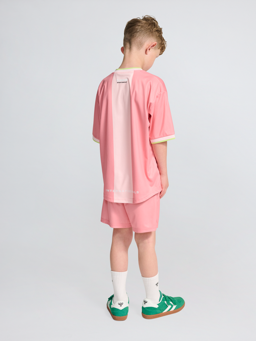 hmlJR LOOSE BALL  JERSEY S/S SET, PEONY, model