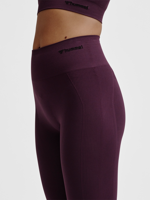 hmlTIF SEAMLESS HIGH WAIST TIGHTS, PLUM PERFECT, model