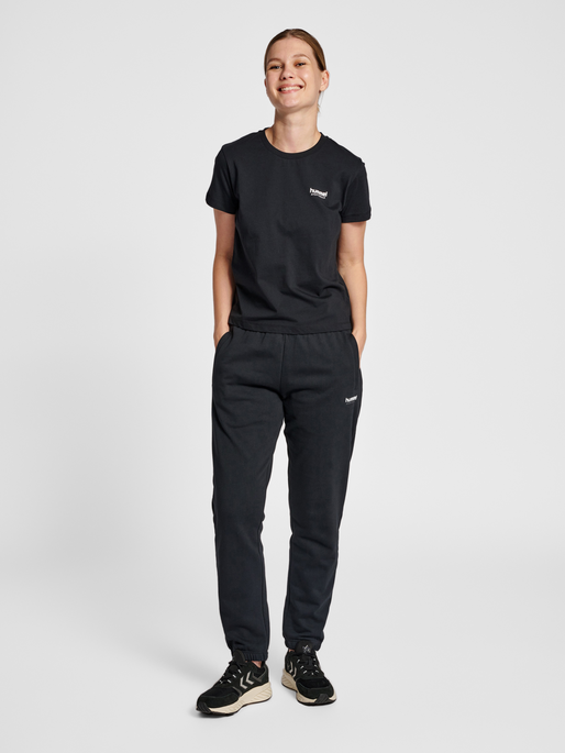 hmlLGC KRISTY SHORT T-SHIRT, BLACK, model