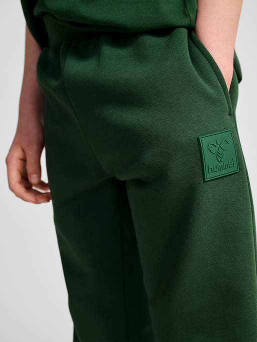 hmlCLEAN ADJUSTABLE PANTS, DARK GREEN, model