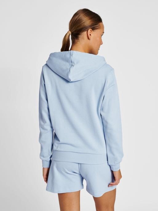 hmlLGC SHAI HOODIE, CELESTIAL BLUE, model