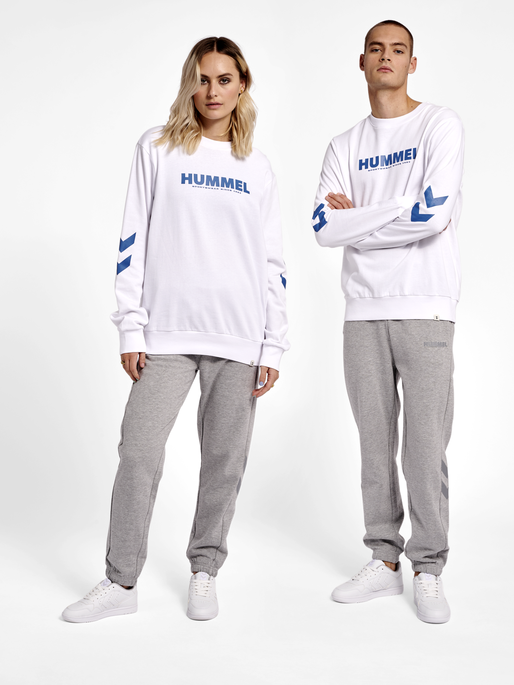 hmlLEGACY SWEATSHIRT, WHITE/DEEP WATER, model