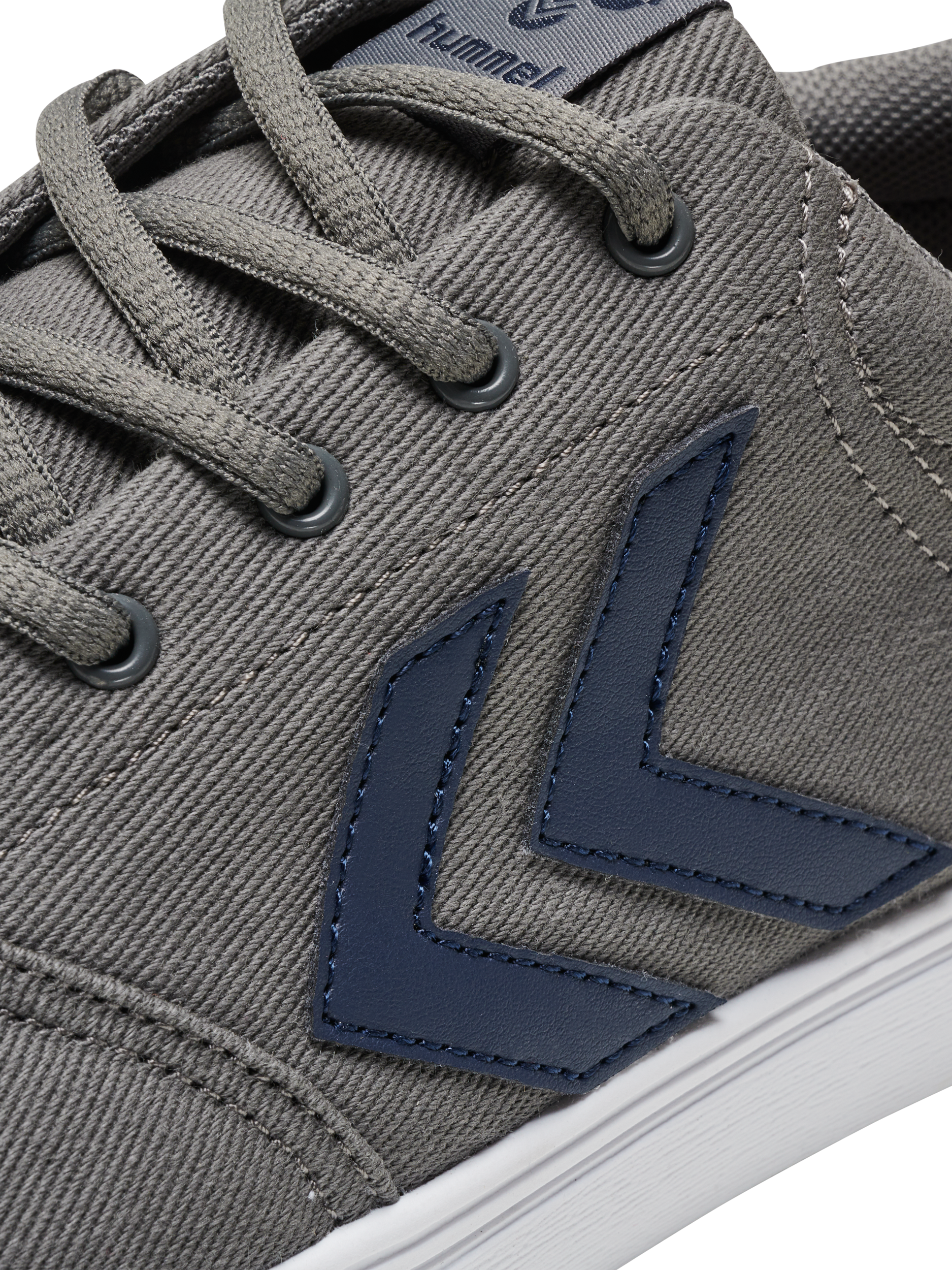 ESSEN, 2004, packshot