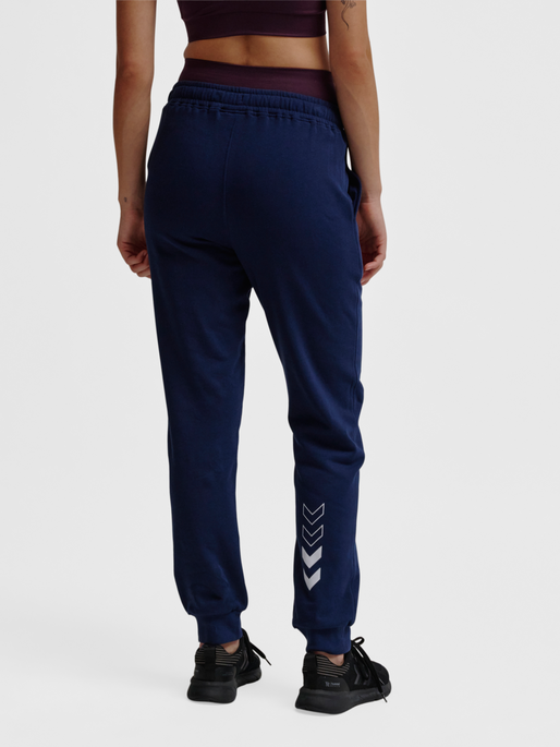 hmlELEMENTAL REGULAR PANTS WOMAN, DRESS BLUES, model