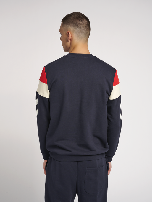 hmlSTEPHAN SWEATSHIRT, 7381, model