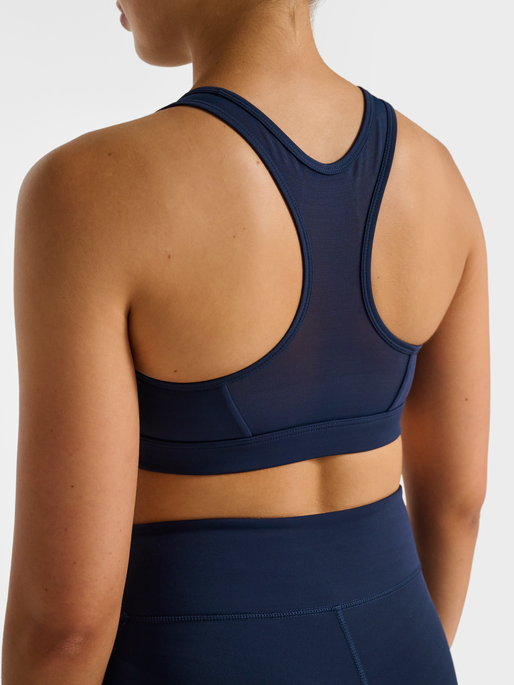 hmlPULSE MEDIUM SUPPORT BRA, DRESS BLUES, model