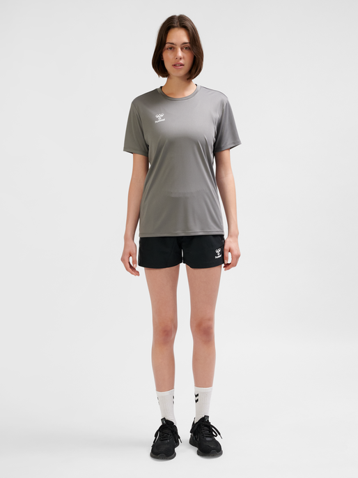 hmlESSENTIAL JERSEY S/S WOMAN, STEEL GRAY, model