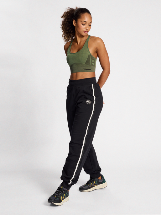 hmlLGC MAI LOOSE PANTS, 2001, model