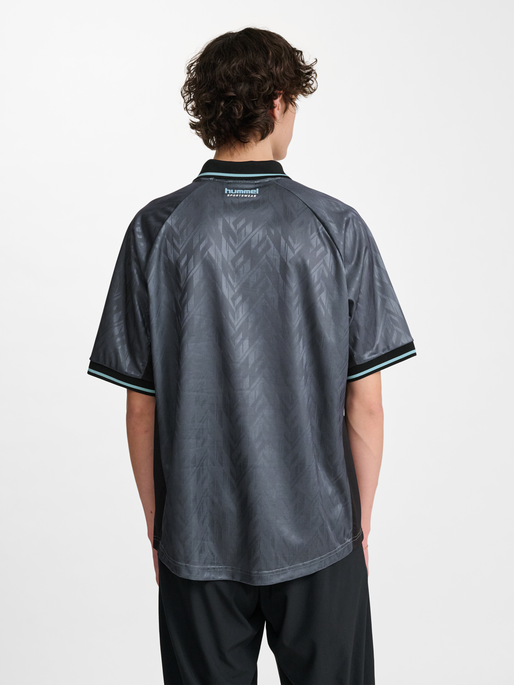 hmlLOOSE SOCCER JERSEY S/S EL PASO, BLACK, model