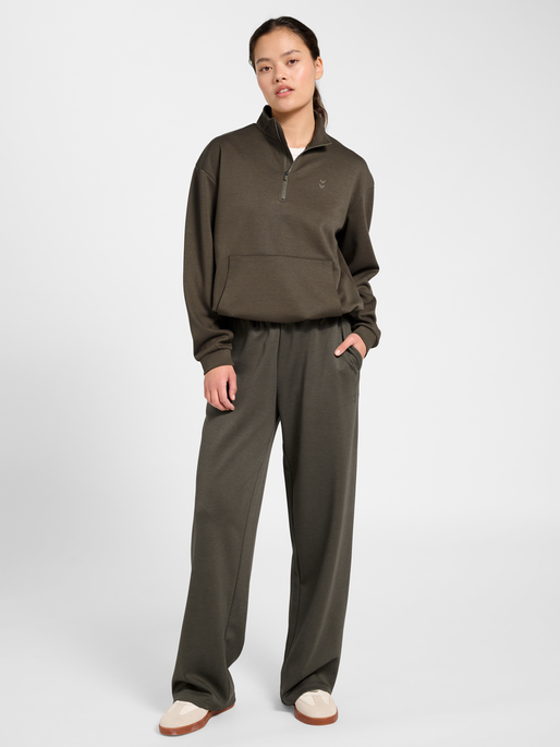 hmlYOGA SOFT HALFZIP W JACKET, MAJOR BROWN, model