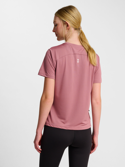 hmlPULSE WORKOUT W T-SHIRT S/S, WISTFUL MAUVE, model