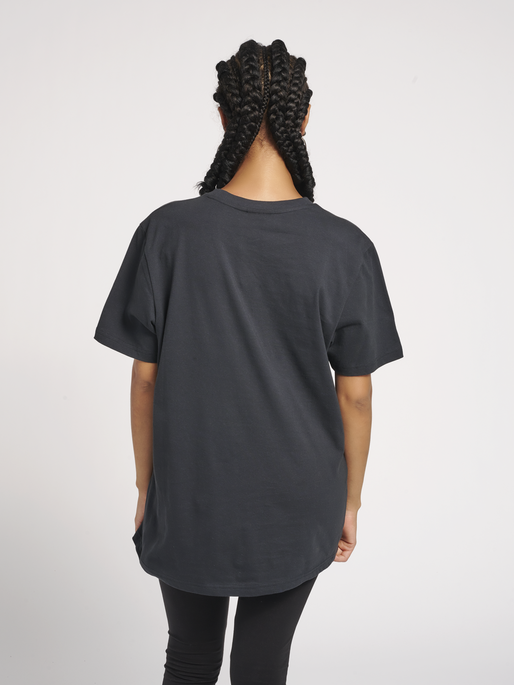 hmlCHRISTOFFER T-SHIRT, 7381, model