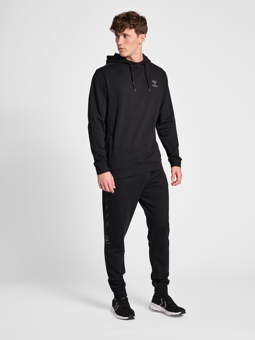 hmlOFFGRID HOODIE, 2715, model