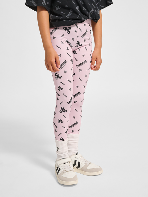hmlJR GYM TIGHTS, BARELY PINK, model