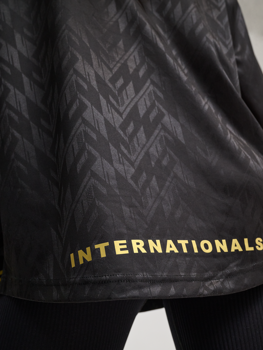 hmlLOOSE BAY SOCCER JERSEY L/S, BLACK, model