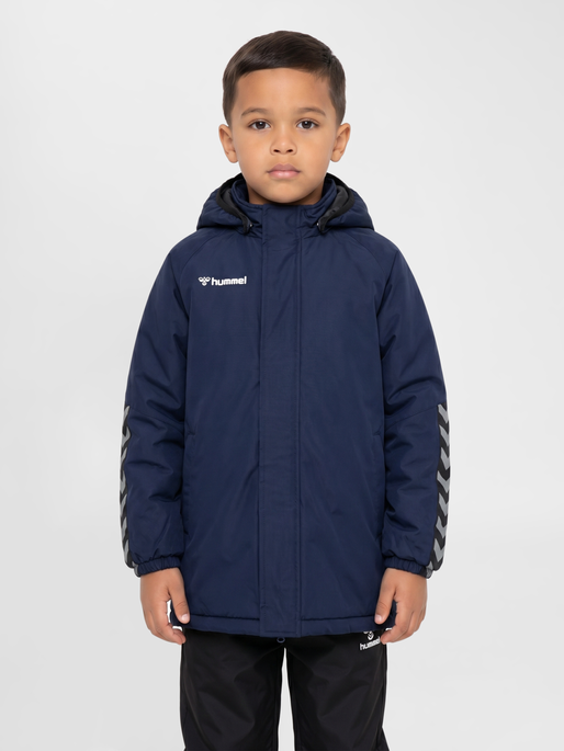 hmlAUTHENTIC KIDS BENCH JACKET, MARINE, model