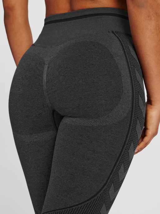 hmlMT LULU SEAMLESS SCRUNCH TIGHTS, BLACK MELANGE, model