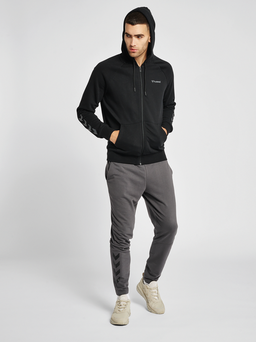 hmlISAM ZIP HOODIE, BLACK, model
